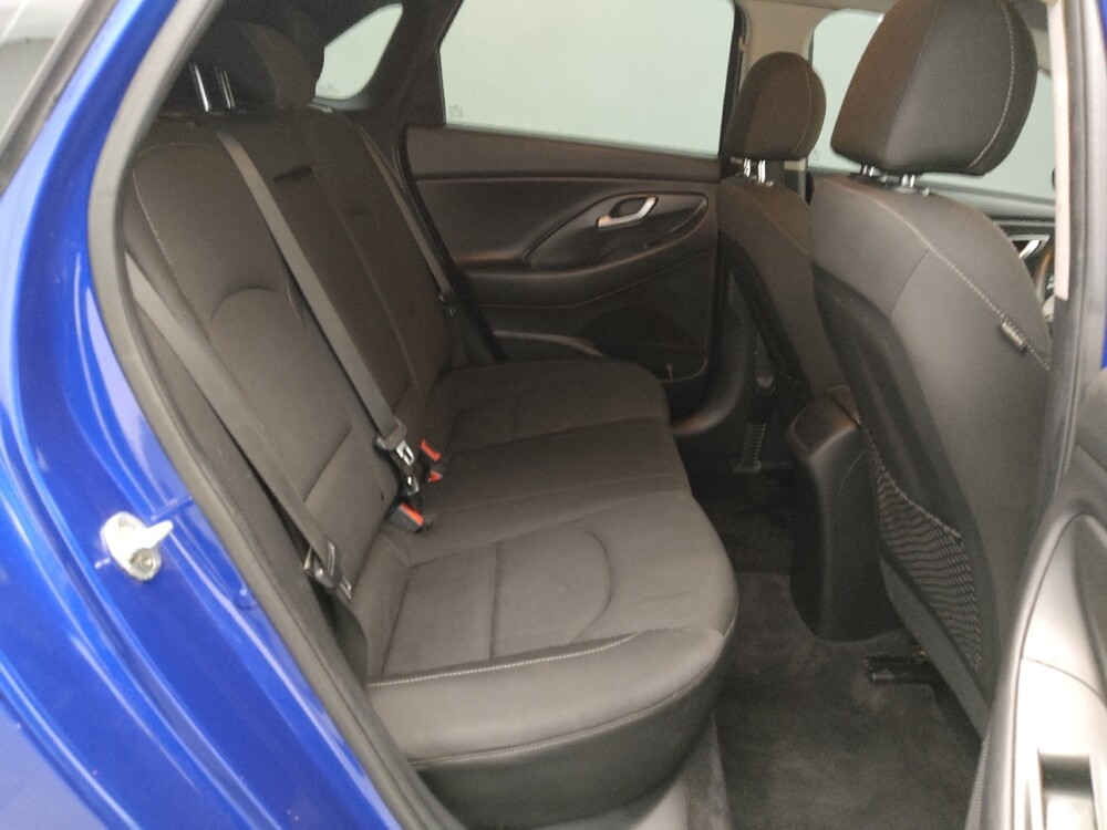 2019 Hyundai Elantra in Independence, MO 64055 - 18127033 19