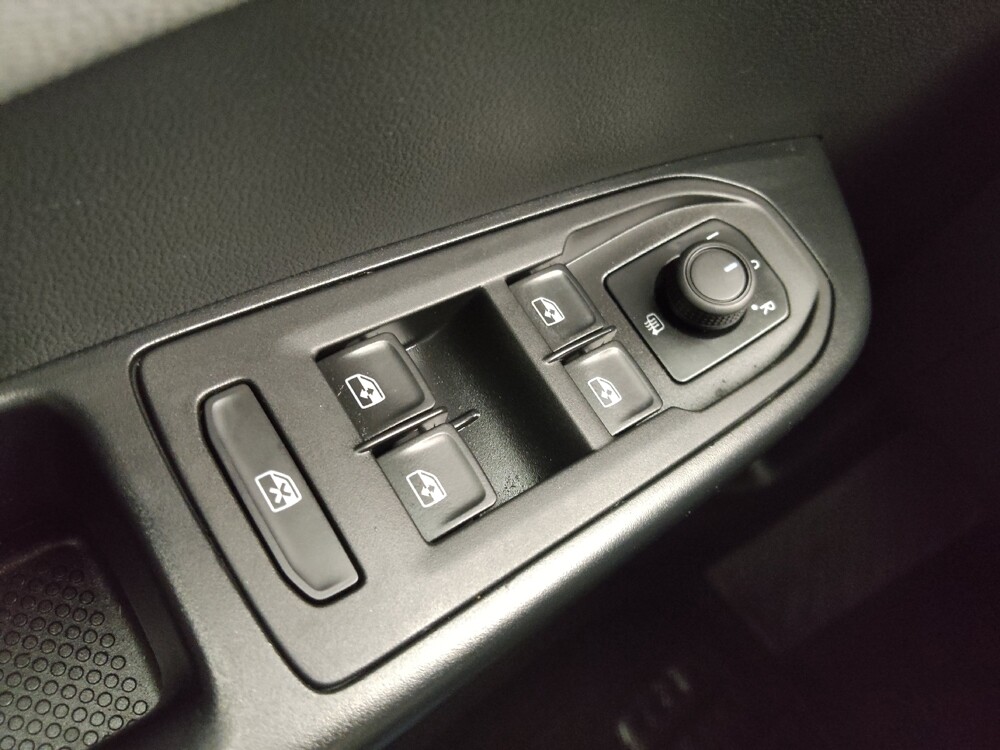 2022 Volkswagen Taos in St. Louis, MO 63136 - 18127036 27