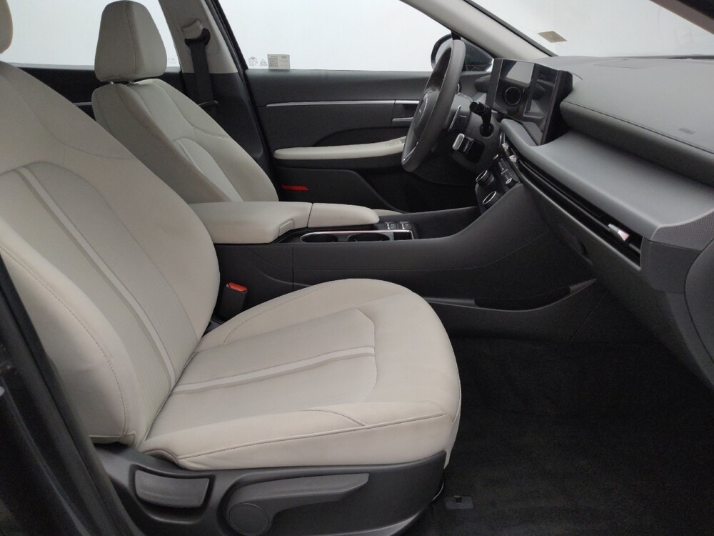 2025 Hyundai Sonata in Independence, MO 64055 - 18127038 21