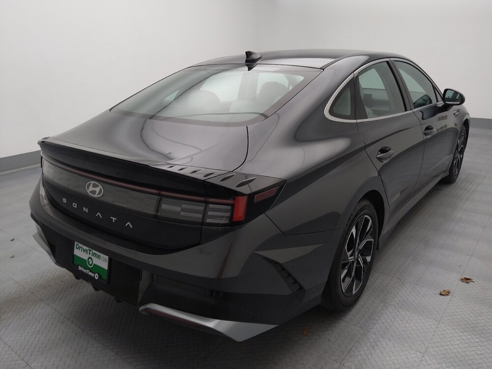 2025 Hyundai Sonata in Independence, MO 64055 - 18127038 9