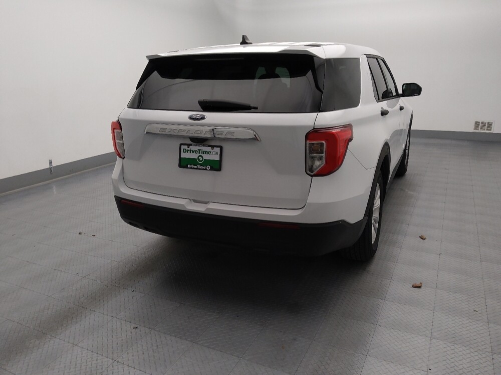 2021 Ford Explorer in Wichita, KS 67207 - 18127044 7