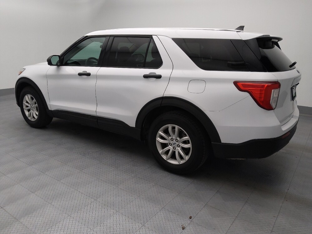 2021 Ford Explorer in Wichita, KS 67207 - 18127044 3