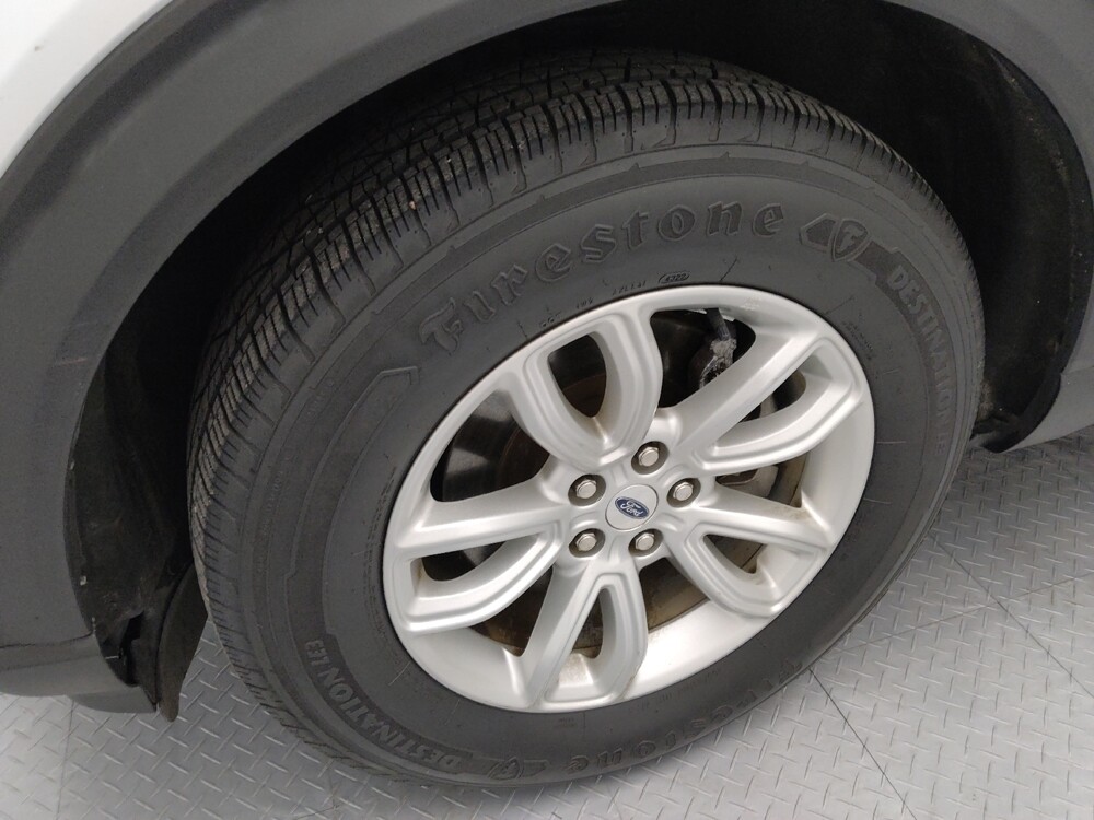 2021 Ford Explorer in Wichita, KS 67207 - 18127044 31