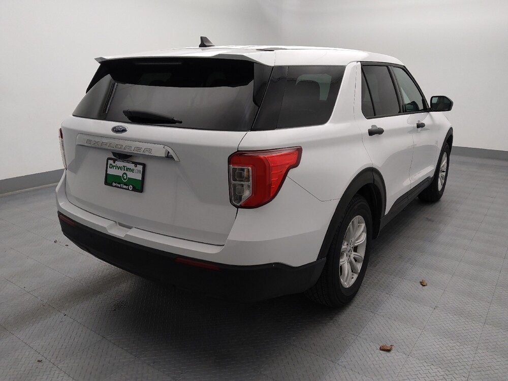 2021 Ford Explorer in Wichita, KS 67207 - 18127044 9