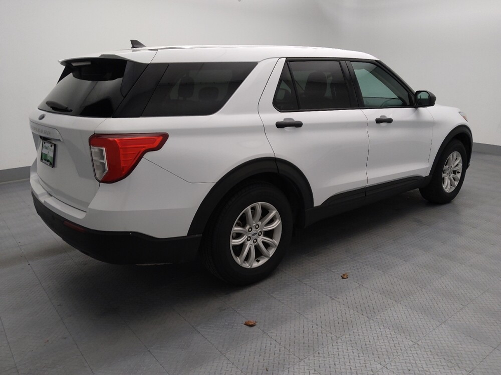 2021 Ford Explorer in Wichita, KS 67207 - 18127044 10