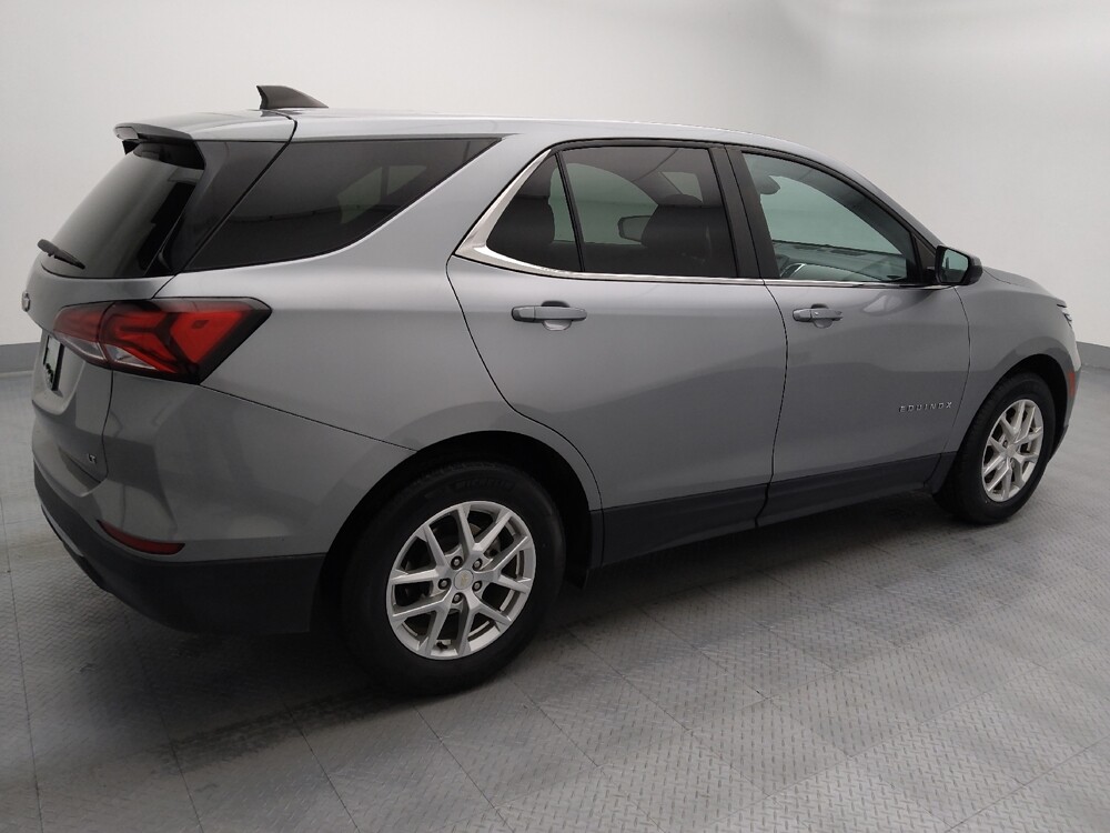 2023 Chevrolet Equinox in St. Louis, MO 63136 - 18127047 10