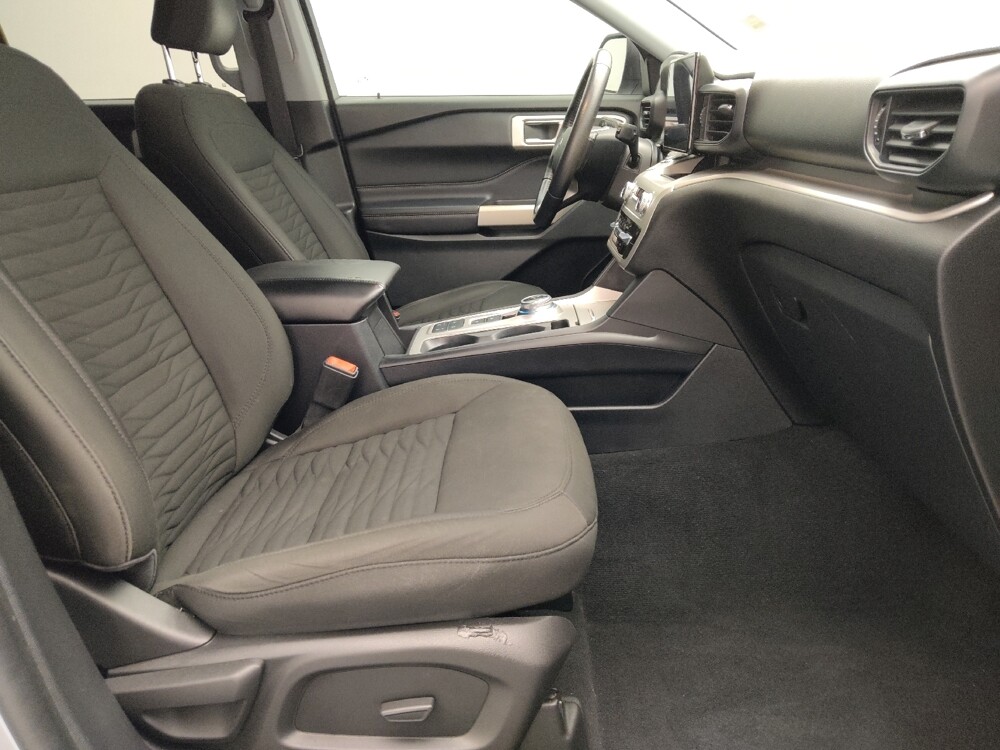 2021 Ford Explorer in Wichita, KS 67207 - 18127052 21