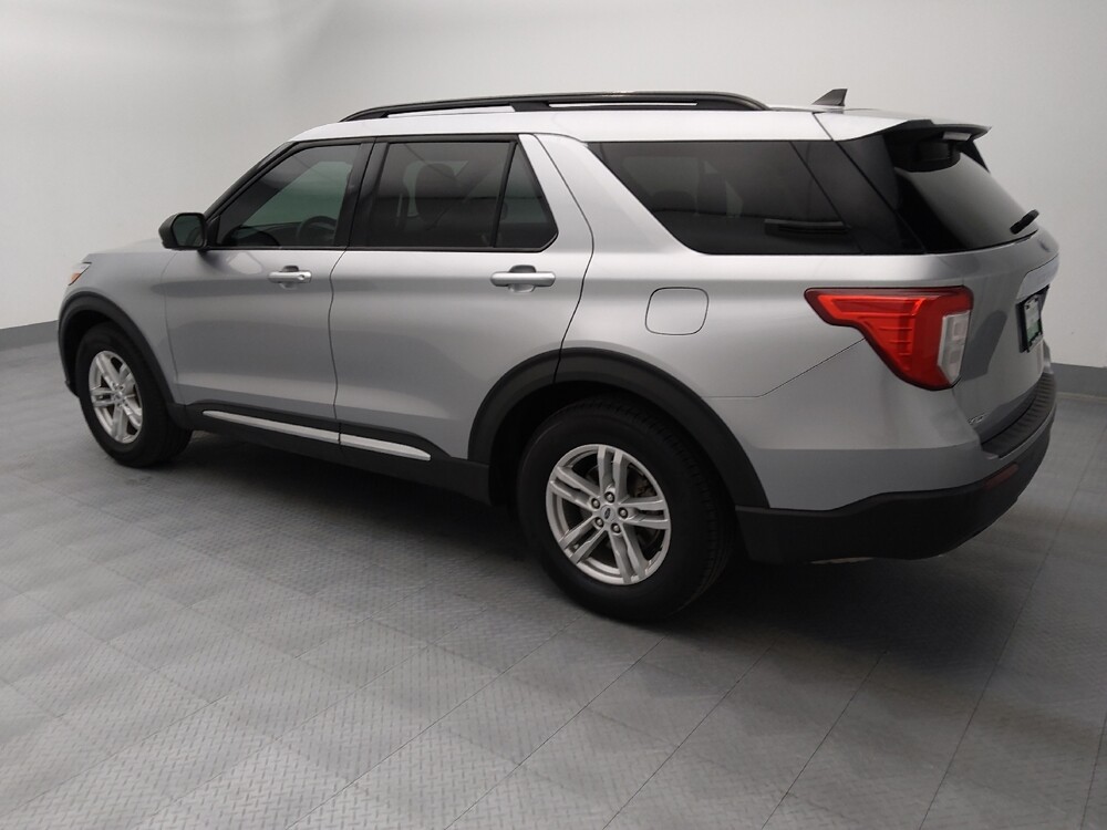 2021 Ford Explorer in Wichita, KS 67207 - 18127052 3