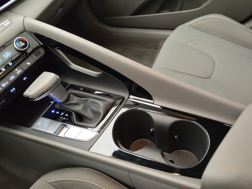 2025 Hyundai Elantra in Independence, MO 64055 - 18127055 26