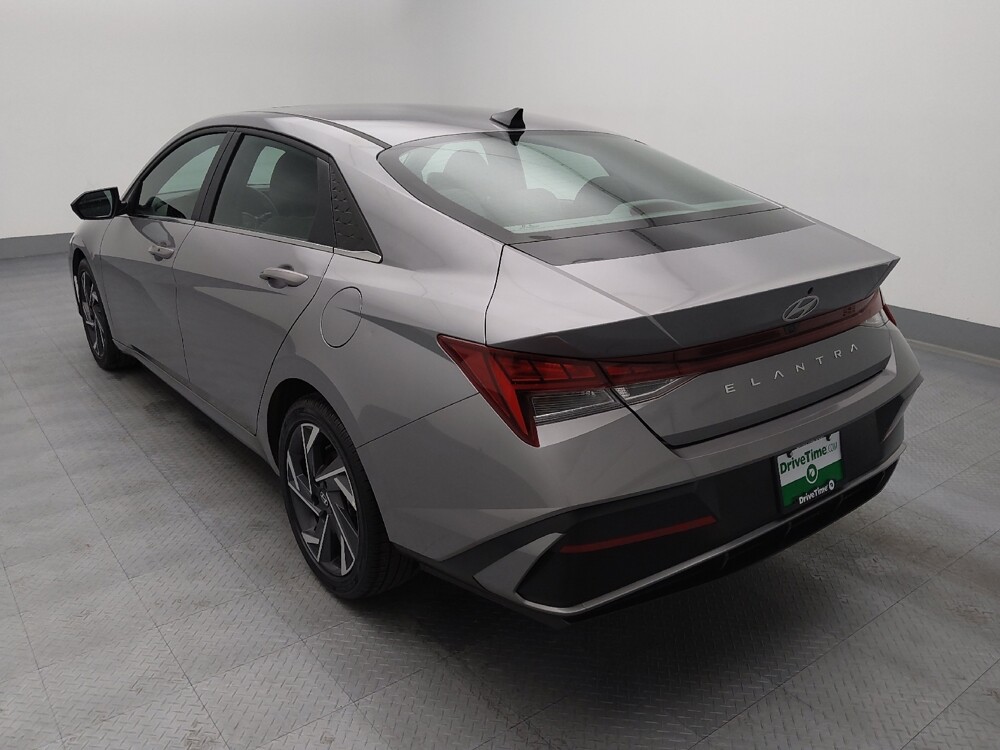 2025 Hyundai Elantra in Independence, MO 64055 - 18127055 5