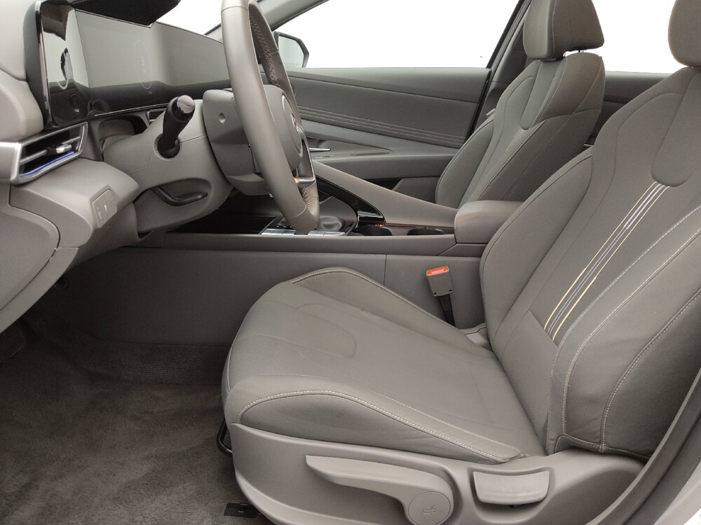2025 Hyundai Elantra in Independence, MO 64055 - 18127055 17