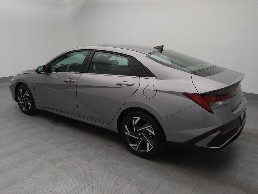 2025 Hyundai Elantra in Independence, MO 64055 - 18127055 3