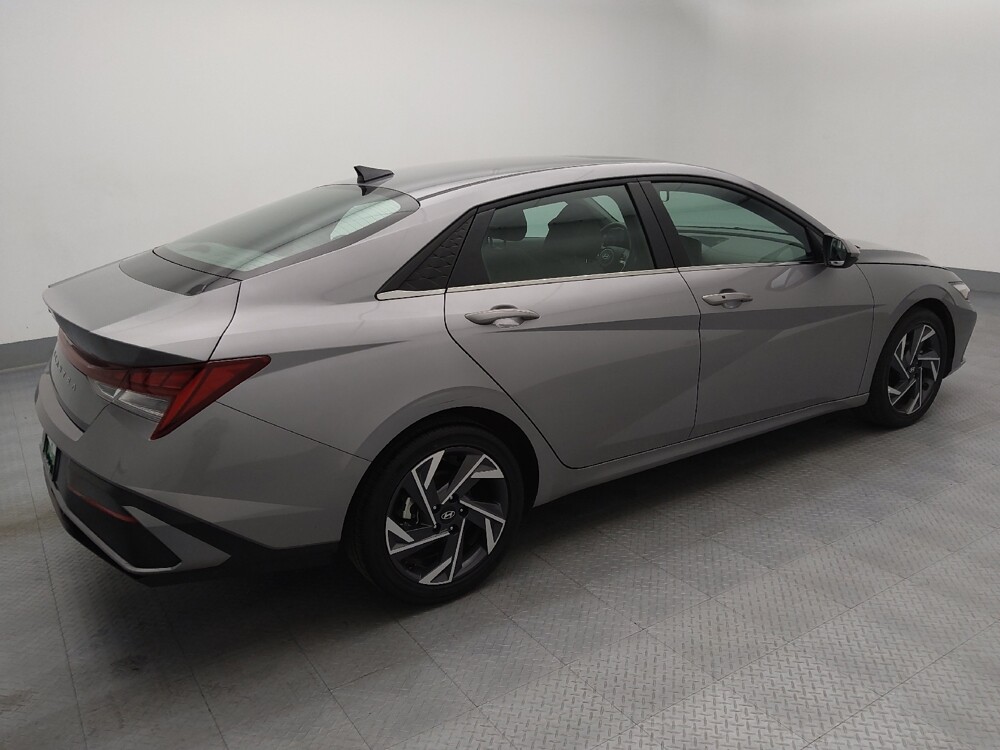 2025 Hyundai Elantra in Independence, MO 64055 - 18127055 10