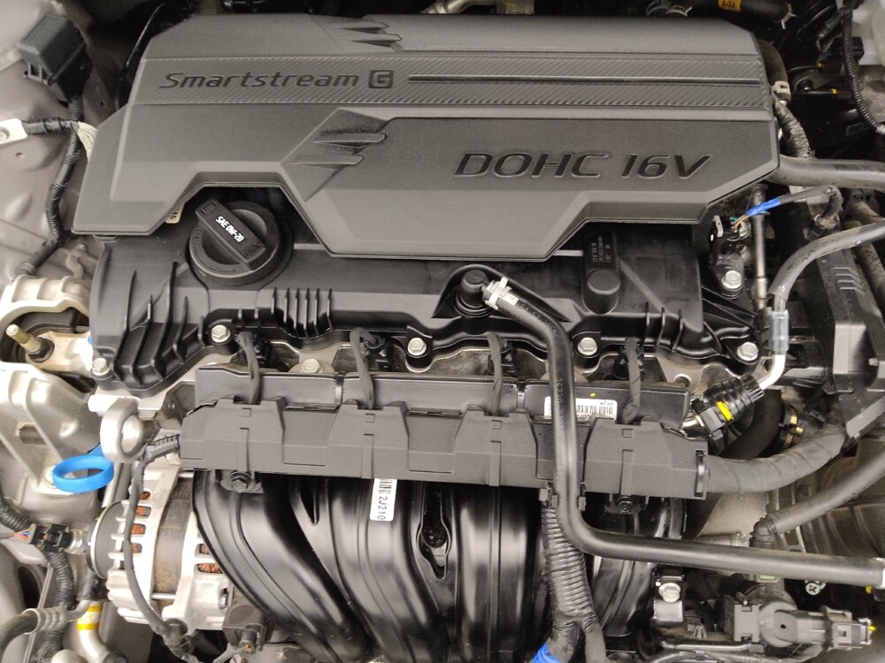 2025 Hyundai Elantra in Independence, MO 64055 - 18127055 30