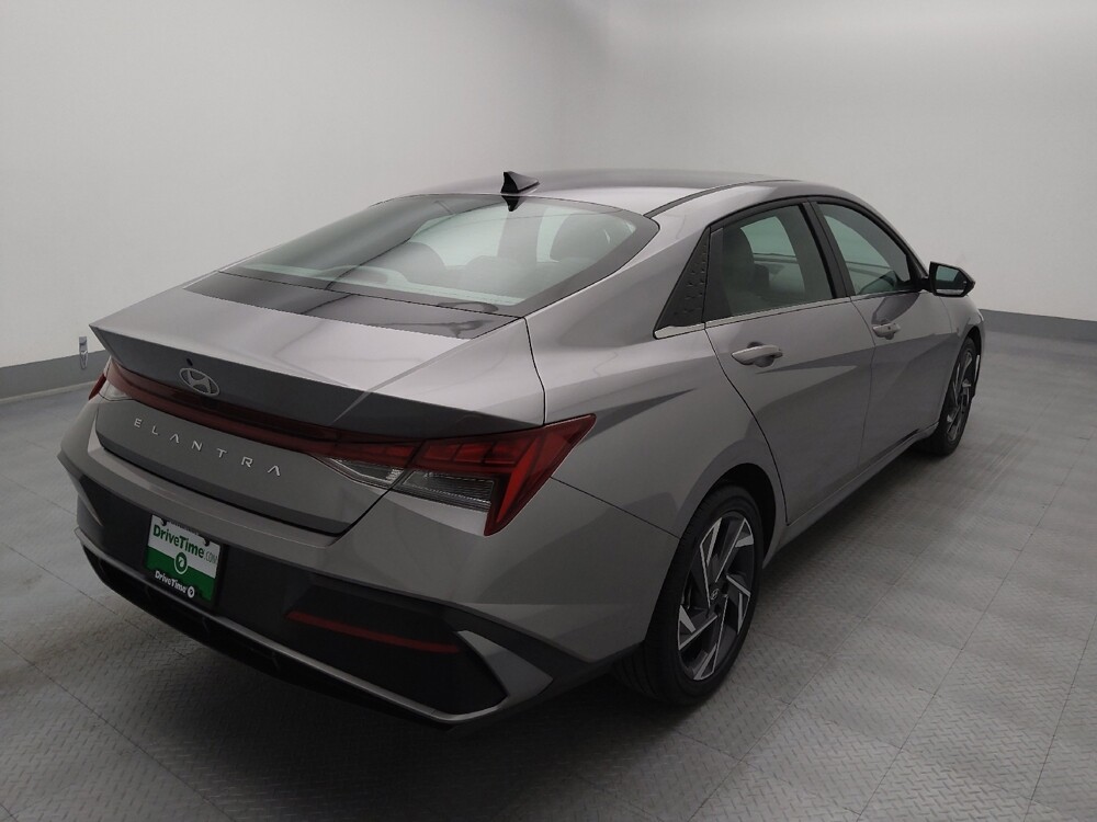 2025 Hyundai Elantra in Independence, MO 64055 - 18127055 9