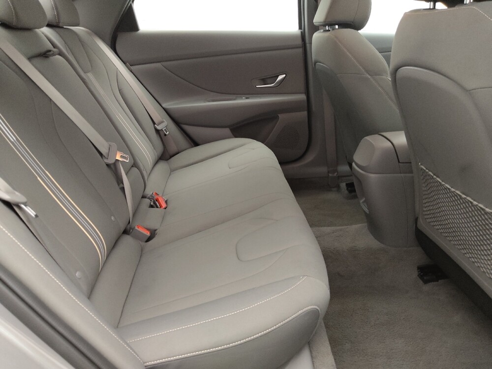 2025 Hyundai Elantra in Independence, MO 64055 - 18127055 19