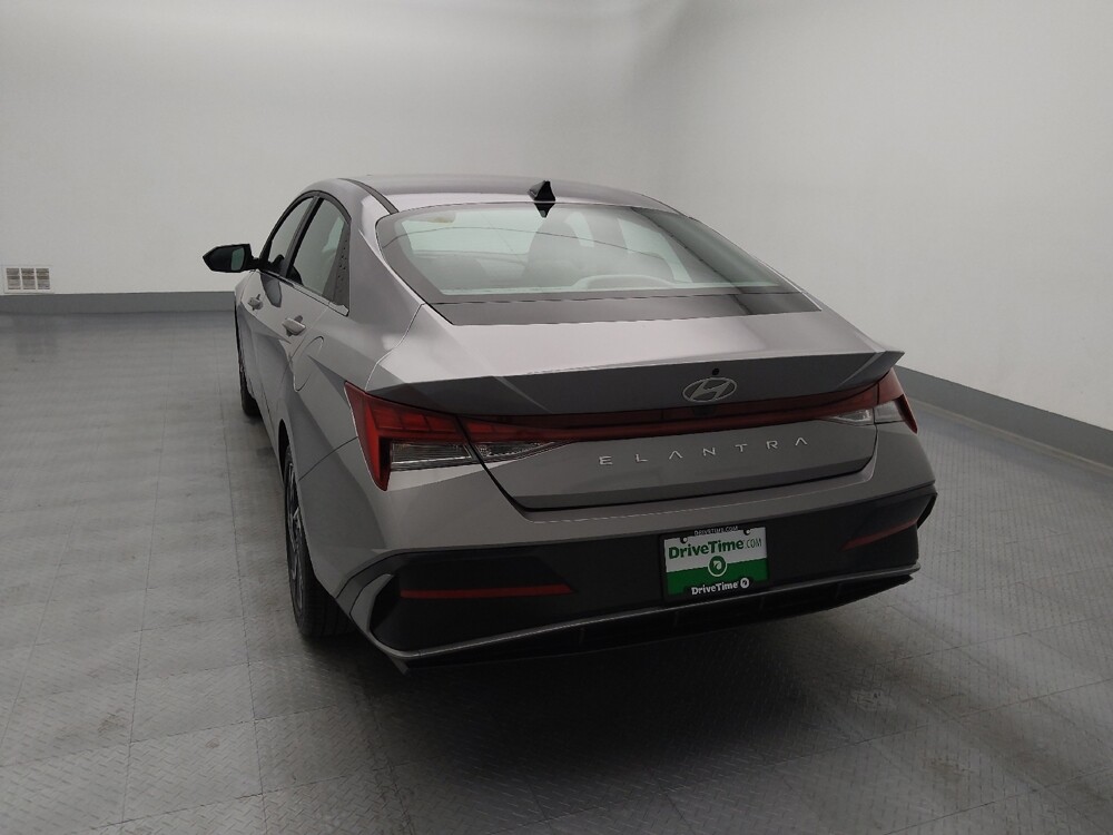 2025 Hyundai Elantra in Independence, MO 64055 - 18127055 6