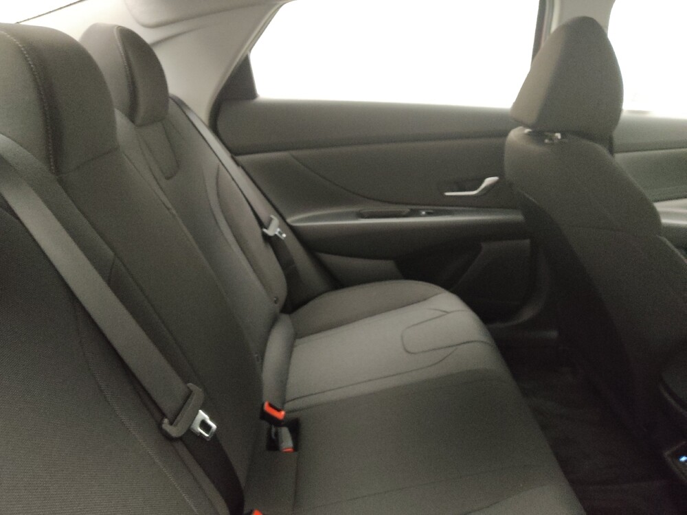 2025 Hyundai Elantra in Lombard, IL 60148 - 18127075 19