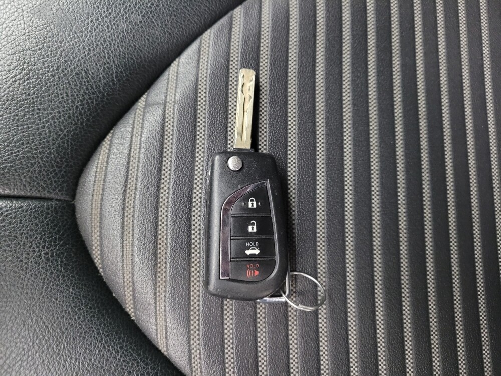 2020 Toyota Camry in Taylor, MI 48180 - 18127077 32