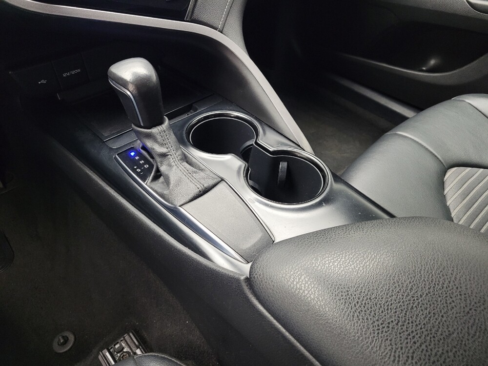 2020 Toyota Camry in Taylor, MI 48180 - 18127077 26