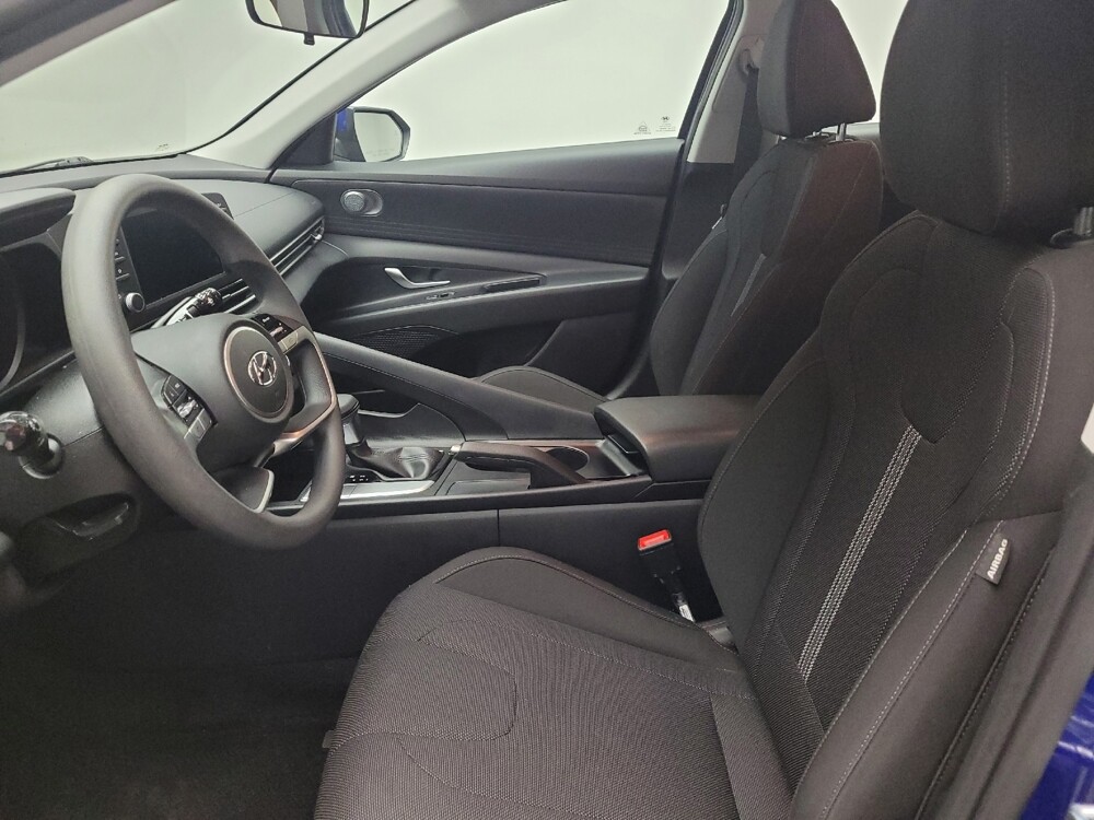 2023 Hyundai Elantra in Taylor, MI 48180 - 18127078 17