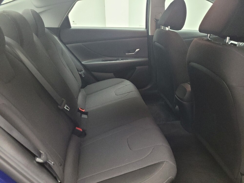 2023 Hyundai Elantra in Taylor, MI 48180 - 18127078 19