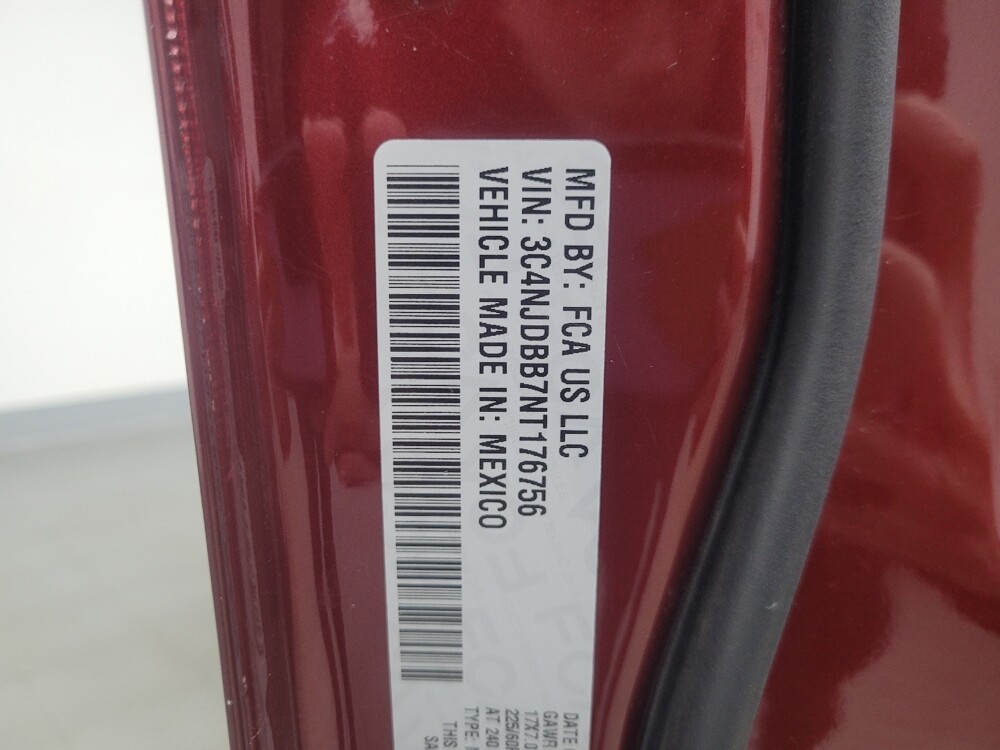 2022 Jeep Compass in Indianapolis, IN 46222 - 18127085 33