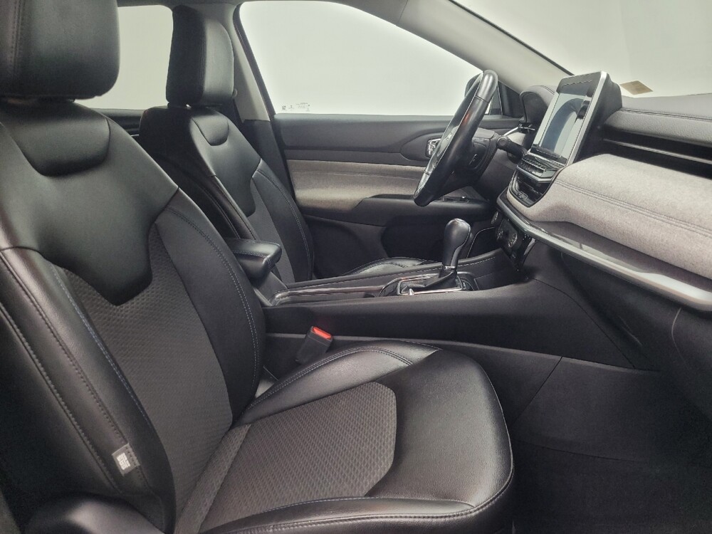 2022 Jeep Compass in Indianapolis, IN 46222 - 18127085 21