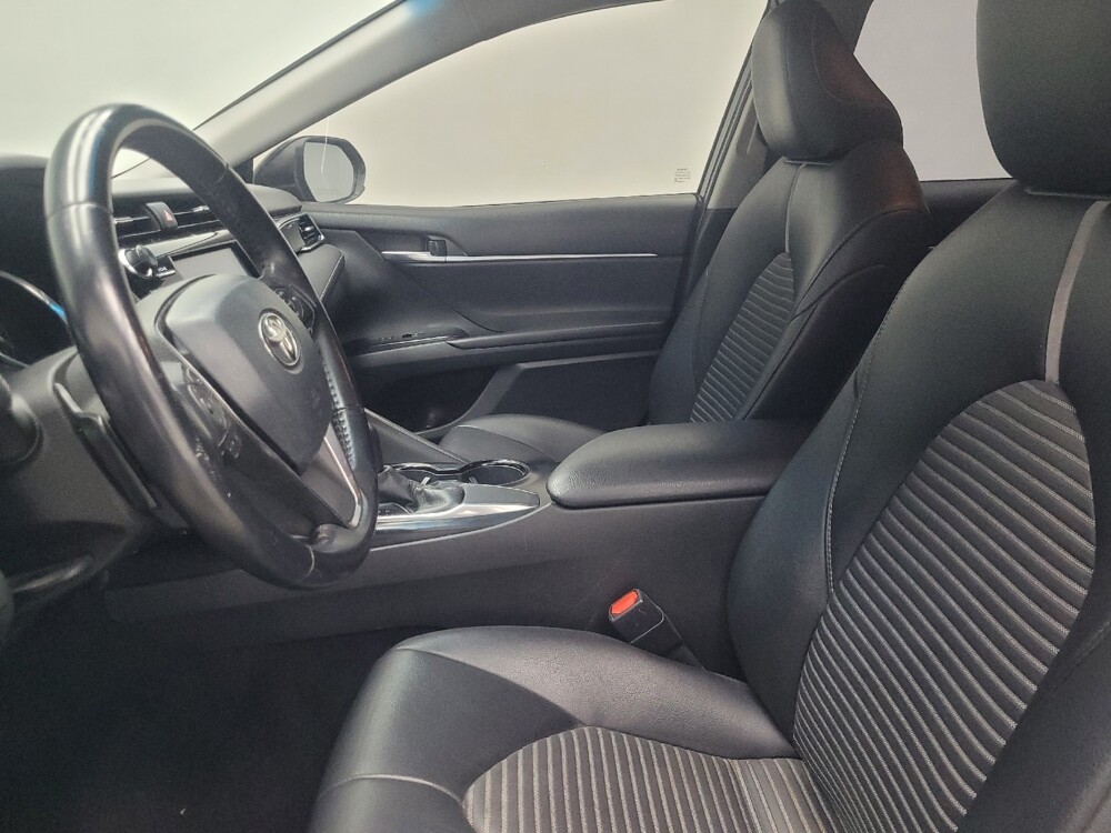 2018 Toyota Camry in Indianapolis, IN 46222 - 18127088 17