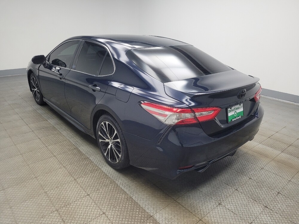 2018 Toyota Camry in Indianapolis, IN 46222 - 18127088 3