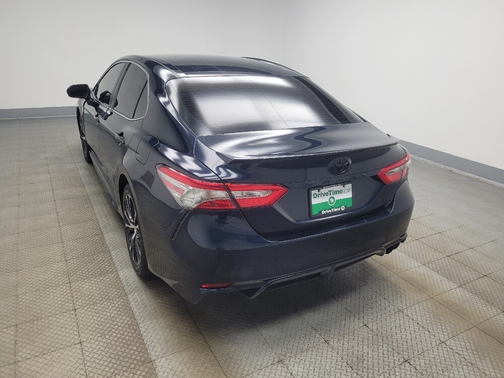 2018 Toyota Camry in Indianapolis, IN 46222 - 18127088 5