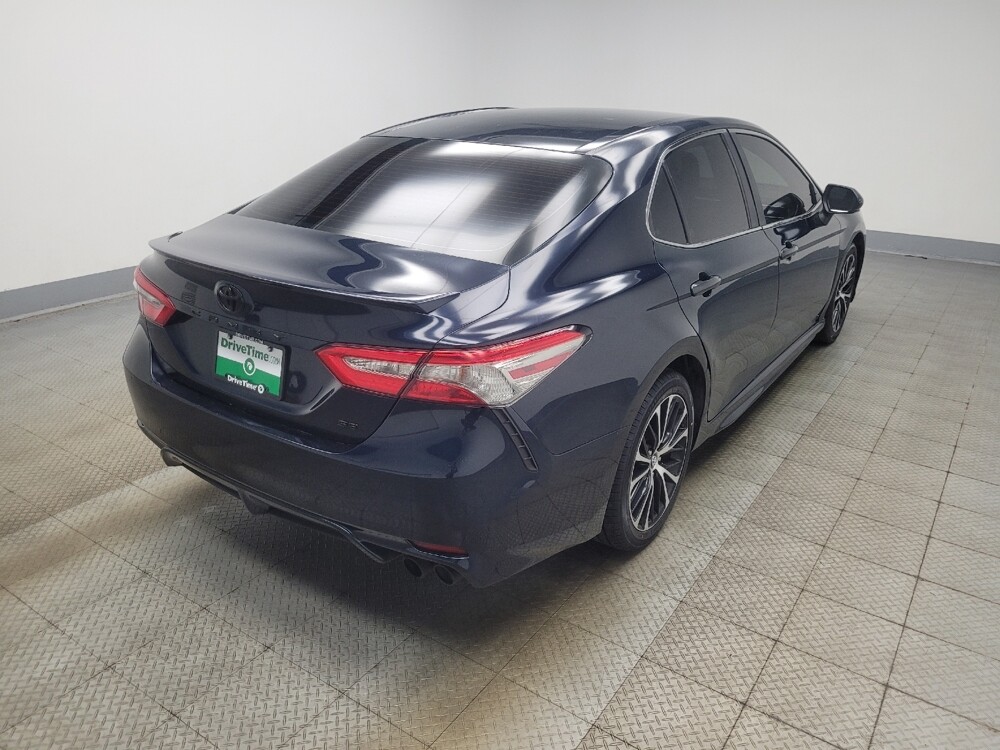 2018 Toyota Camry in Indianapolis, IN 46222 - 18127088 9