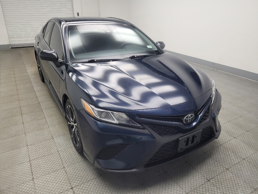 2018 Toyota Camry in Indianapolis, IN 46222 - 18127088 13