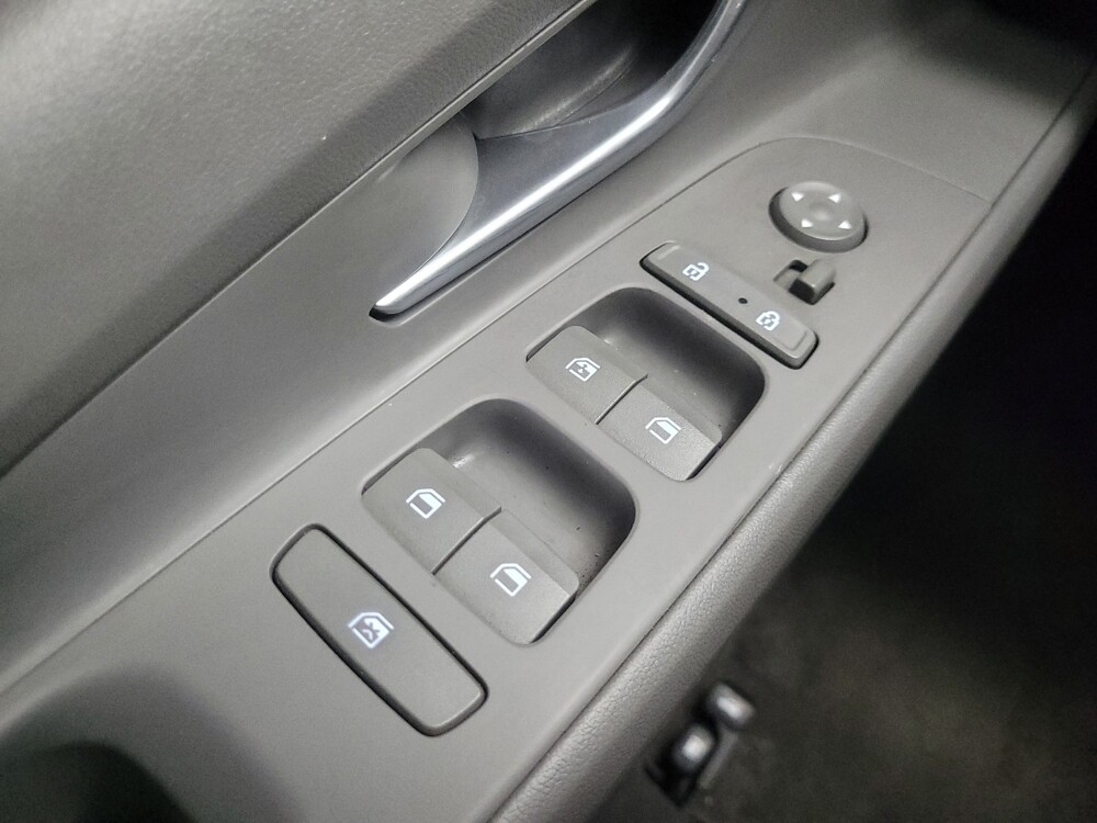 2022 Hyundai Elantra in Peoria, IL 61615 - 18127089 27