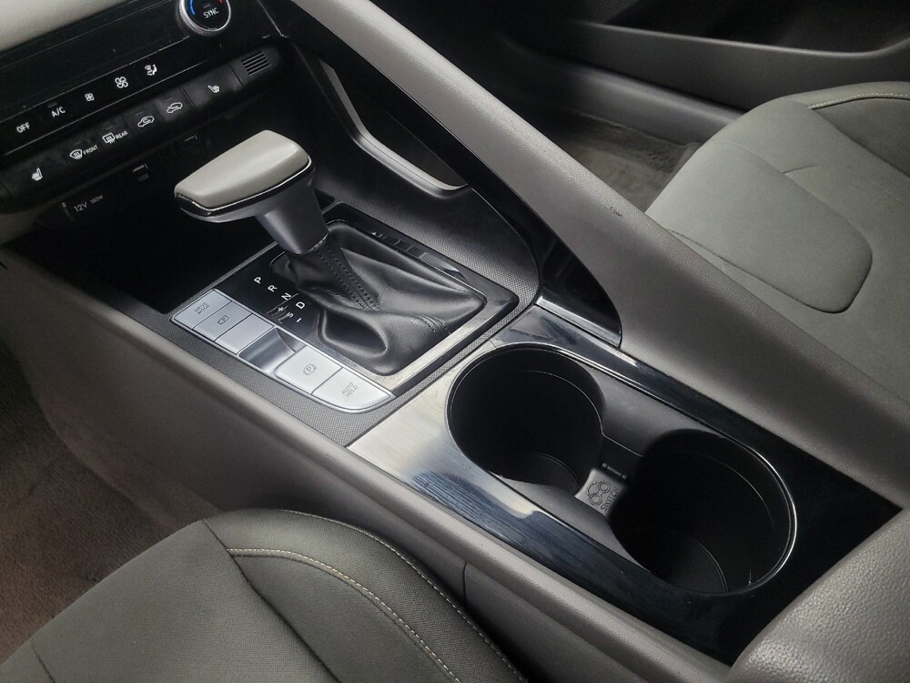 2022 Hyundai Elantra in Peoria, IL 61615 - 18127089 26