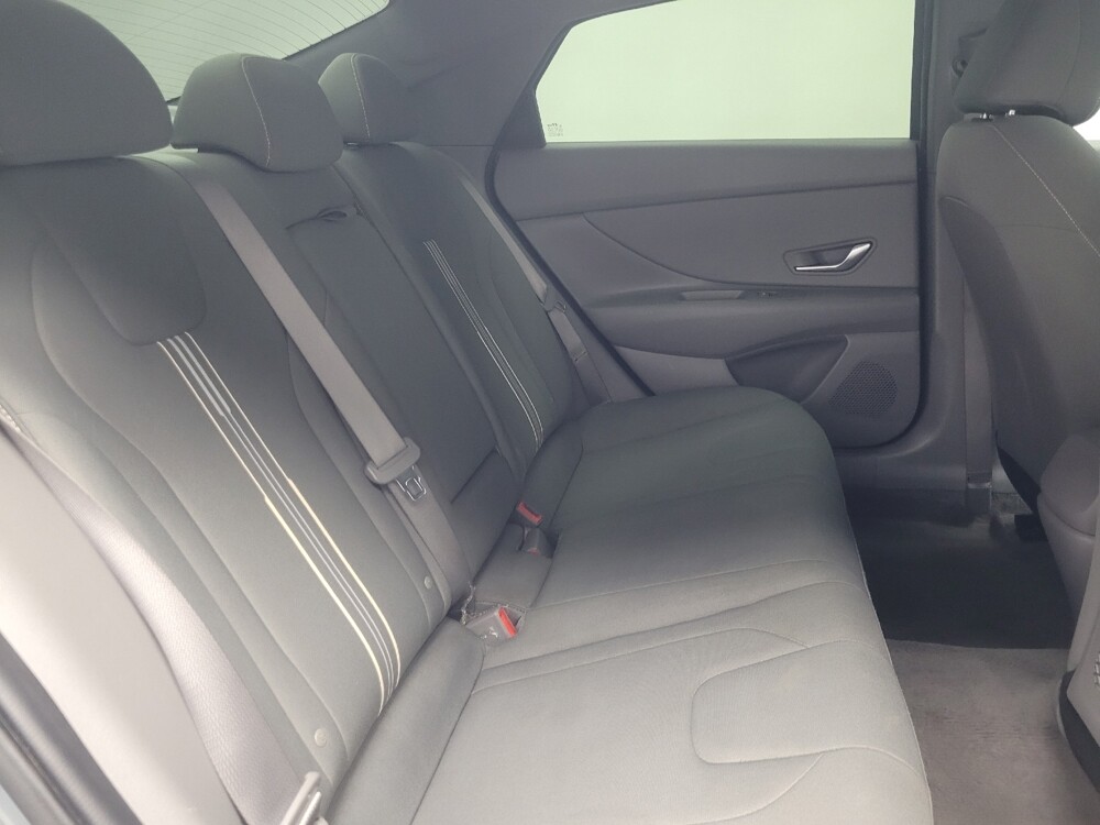 2022 Hyundai Elantra in Peoria, IL 61615 - 18127089 19