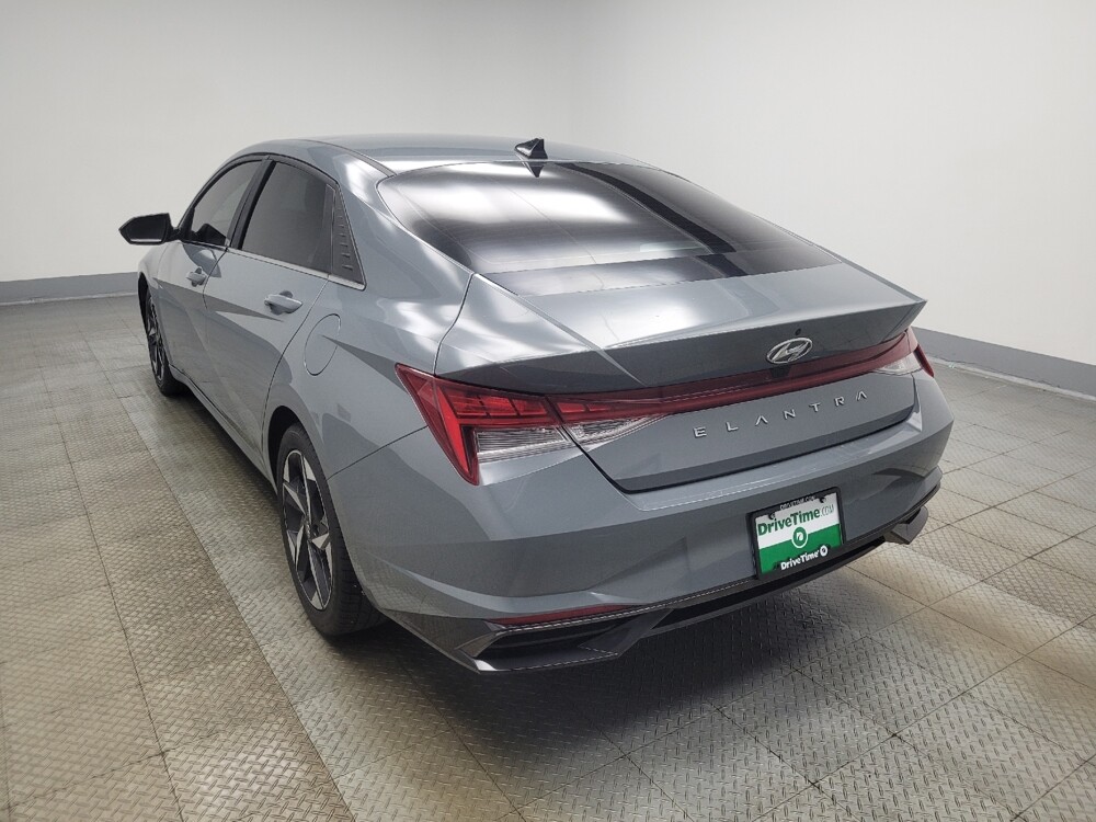 2022 Hyundai Elantra in Peoria, IL 61615 - 18127089 5