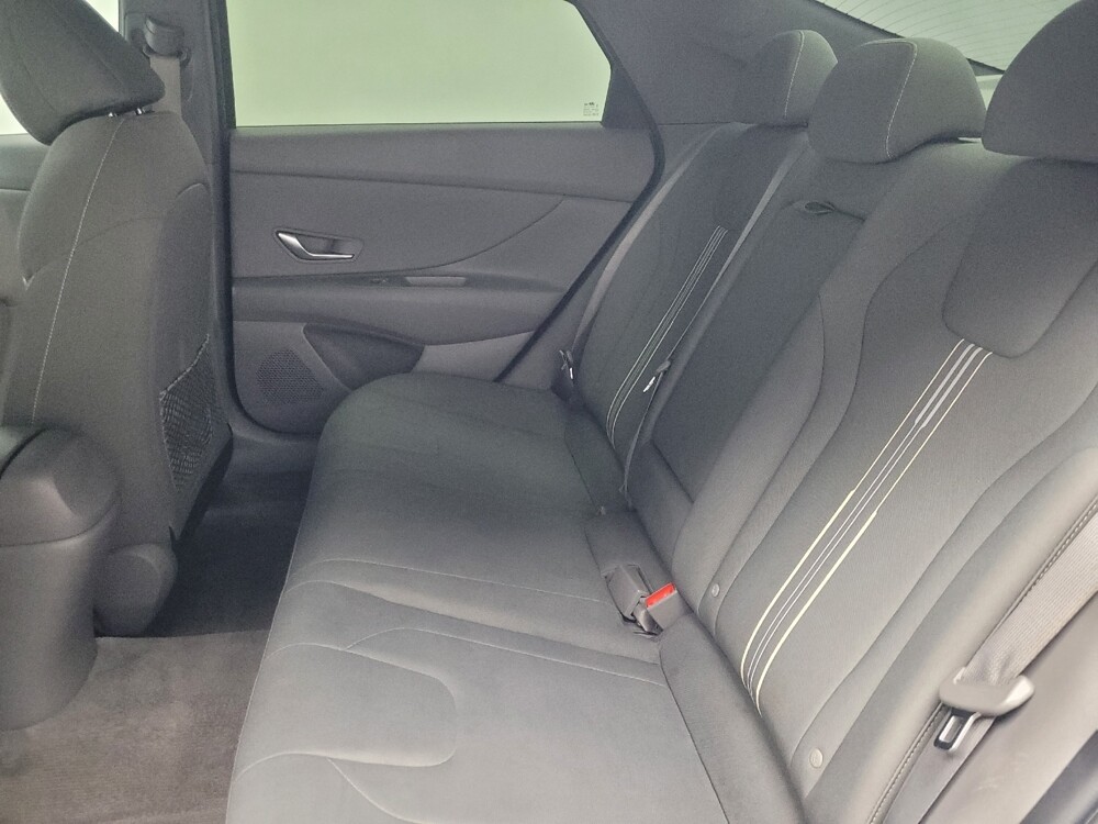 2022 Hyundai Elantra in Peoria, IL 61615 - 18127089 18