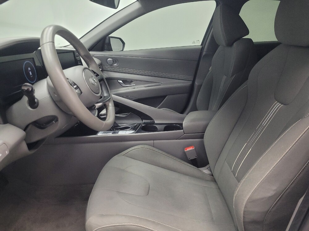 2022 Hyundai Elantra in Peoria, IL 61615 - 18127089 17
