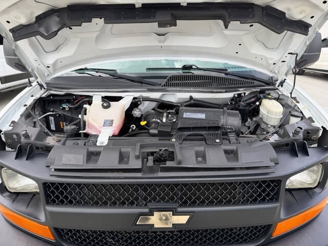 2017 Chevrolet Express 3500 in Knoxville, TN 37920 - 18127103 25