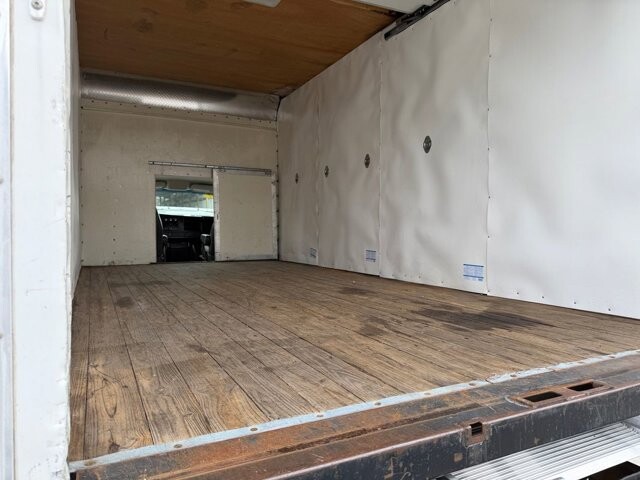 2017 Chevrolet Express 3500 in Knoxville, TN 37920 - 18127103 9