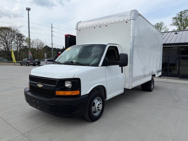 2017 Chevrolet Express 3500 in Knoxville, TN 37920 - 18127103 5