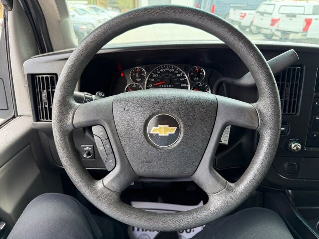 2017 Chevrolet Express 3500 in Knoxville, TN 37920 - 18127103 17