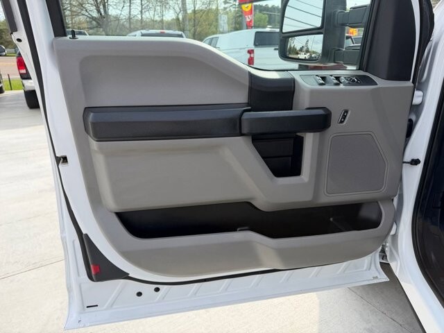 2021 Ford F350 in Knoxville, TN 37920 - 18127105 7