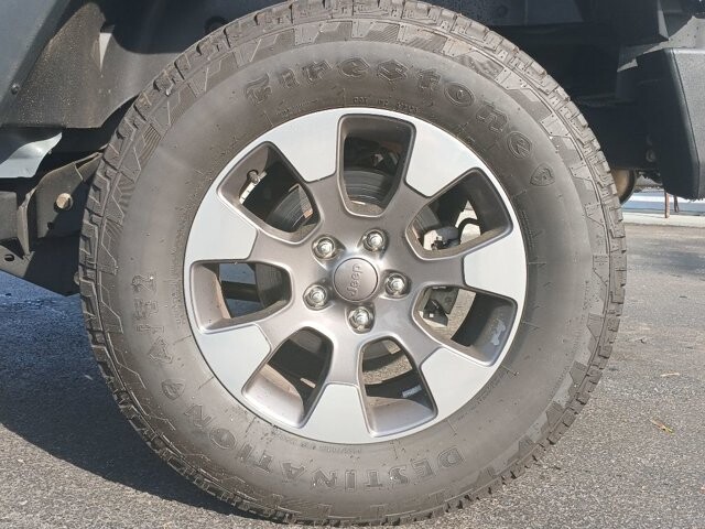 2015 Jeep Wrangler in Knoxville, TN 37912 - 18127120 7