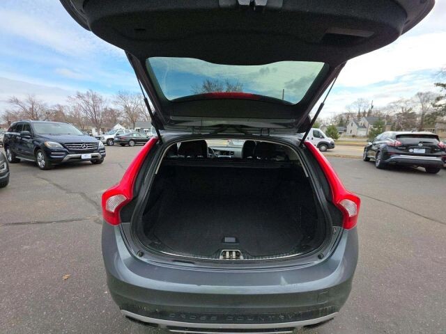 2018 Volvo V60 in Wadena, MN 56482 - 18127142 11