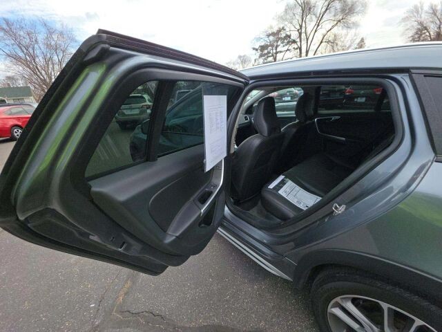 2018 Volvo V60 in Wadena, MN 56482 - 18127142 8