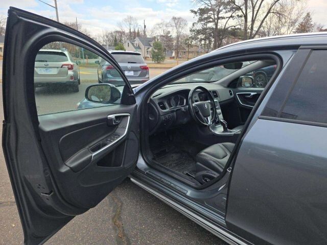 2018 Volvo V60 in Wadena, MN 56482 - 18127142 6