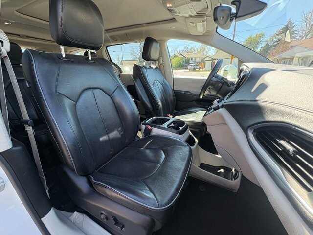 2018 Chrysler Pacifica in Arvada, CO 80002 - 18127149 13