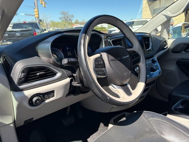 2018 Chrysler Pacifica in Arvada, CO 80002 - 18127149 5